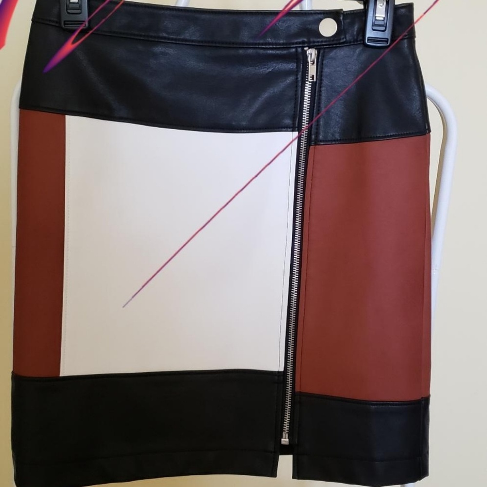 International  concept skirt,